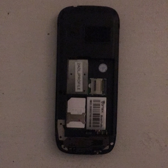 VORTEX SELL PHONE ( phone color is black) - Picture 3 of 11